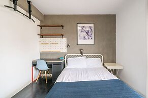 Book and Bed-Lujiabang