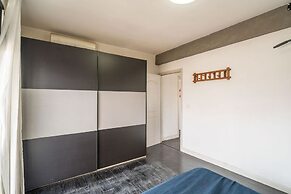 Book and Bed-Lujiabang