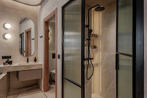 Amara Luxury Suites With Private Hot Tub