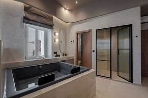 Amara Luxury Suites With Private Hot Tub