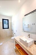 6BR Oceanfront Bliss With Private Chef and Pool