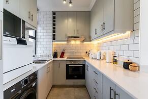 Modern 1 bed Table Mountain View Hideaway