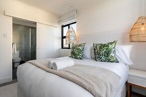 Modern 1 bed Table Mountain View Hideaway