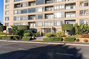 Modern 1 bed Table Mountain View Hideaway