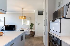 Modern 1 bed Table Mountain View Hideaway