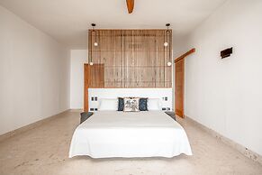 7-br Luxury Beachfront Paradise With Ocean Views