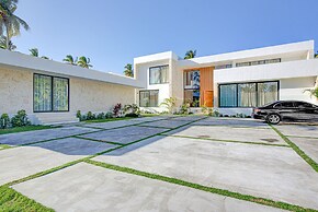 7-br Luxury Beachfront Paradise With Ocean Views