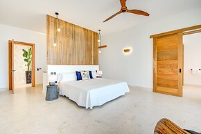 7-br Luxury Beachfront Paradise With Ocean Views
