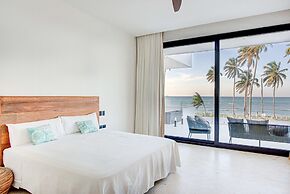 7-br Luxury Beachfront Paradise With Ocean Views