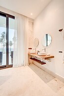 7-br Luxury Beachfront Paradise With Ocean Views