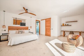 7-br Luxury Beachfront Paradise With Ocean Views