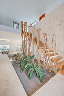 7-br Luxury Beachfront Paradise With Ocean Views