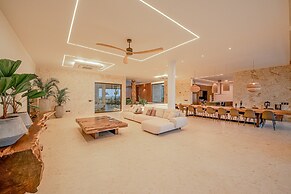 7-br Luxury Beachfront Paradise With Ocean Views