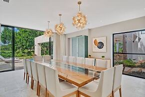 Contemporary 5 BR Luxury Golf Villa w Large Pool