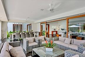 Beautifully-designed Contemporary Villa