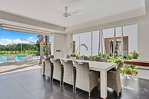 Beautifully-designed Contemporary Villa