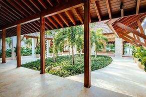 Private Beach Estate w Pool Elevator Chef Butler