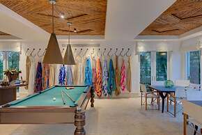 6 BR Beachfront Lush Oasis