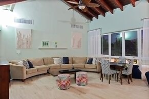 Luxurious 8-bedroom Dreamy Villa