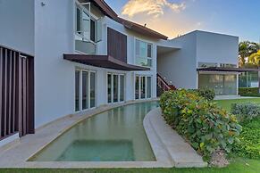 Luxurious 8-bedroom Dreamy Villa