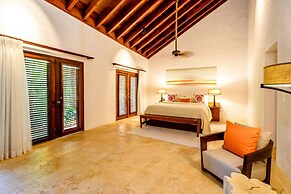 Beachfront Estate w Pool Elevator Chef Butler