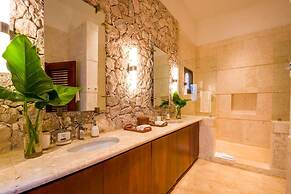 Beachfront Estate w Pool Elevator Chef Butler