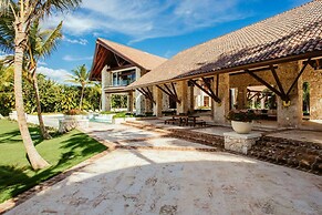 Beachfront Estate w Pool Elevator Chef Butler