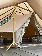 Lainkalogos Glamping