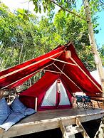 Lainkalogos Glamping