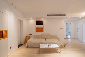 Book and Bed-Jingan Temple