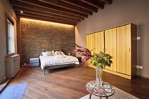 Book and Bed-Jingan Temple