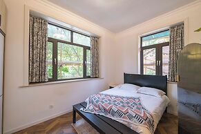 Book and Bed-Jingan Temple