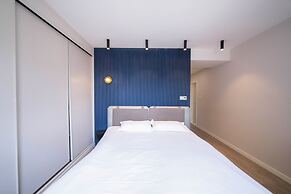 Book and Bed-Jingan Temple