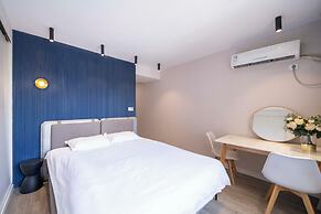 Book and Bed-Jingan Temple