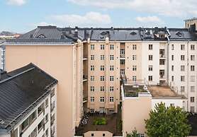 Modern Top-Floor Apt. in Helsinki