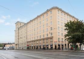 Modern Top-Floor Apt. in Helsinki