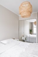 Modern Top-Floor Apt. in Helsinki