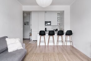Modern Top-Floor Apt. in Helsinki