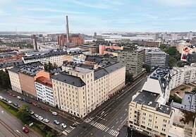 Modern Top-Floor Apt. in Helsinki