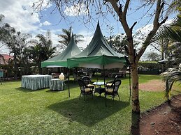 Savannah Lodge Nguluni