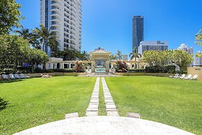 Ocean View Escape –33rd Floor– Chevron Renaissance