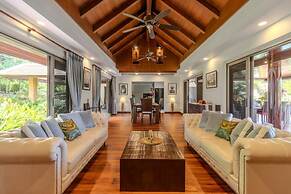 Famous Baan Bua Luxury Estate V238