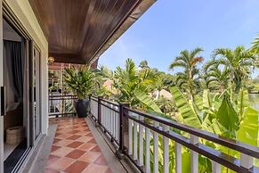 Famous Baan Bua Luxury Estate V238