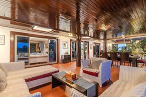 Famous Baan Bua Luxury Estate V238
