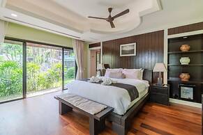 Famous Baan Bua Luxury Estate V238