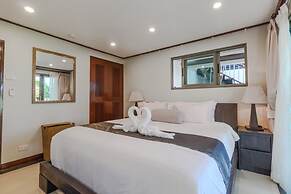 Famous Baan Bua Luxury Estate V238