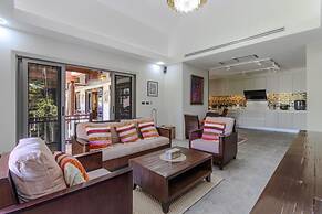 Famous Baan Bua Luxury Estate V238
