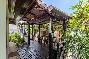 Famous Baan Bua Luxury Estate V238