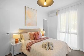Best Location Armadale Sleeps 6