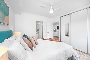 Stylish 2BR With Wi-fi 100 Mbps TV big 75 Inch